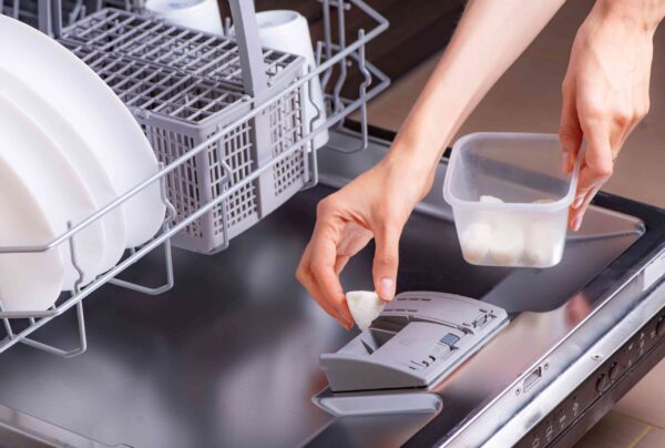 دلیل نیاز به نمک ماشین ظرفشویی چیست؟